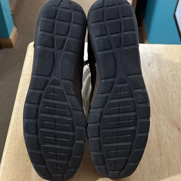 Easy Spirit Brown Ankle Boots with Side Zipper - Picture 6 of 6